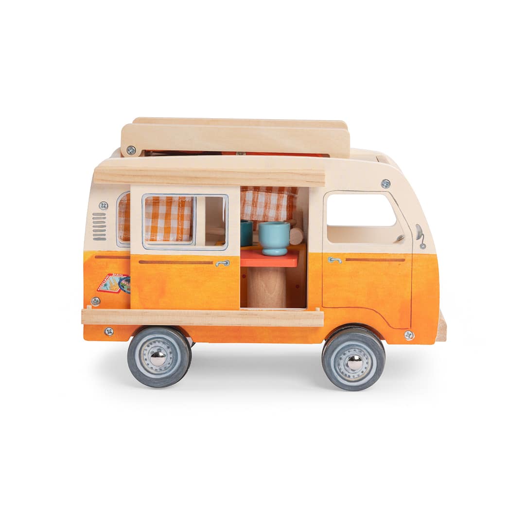 La Grande Famille wooden van (Characters not included)